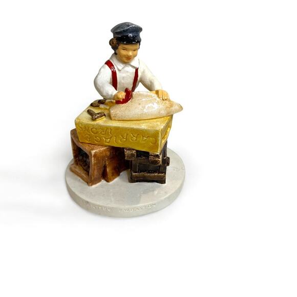 1990 Sebastian Miniatures Figurine Sailing Days 3.75 Inch Numbered - Picture 2 of 8
